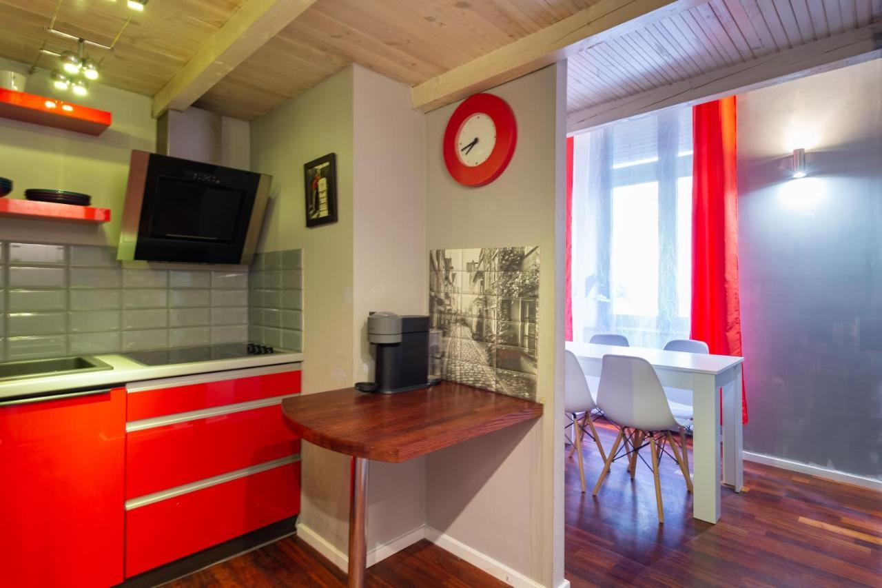 Lilly Apartment Main Train Station Old Town By The Castle Suites كراكوفيا المظهر الخارجي الصورة