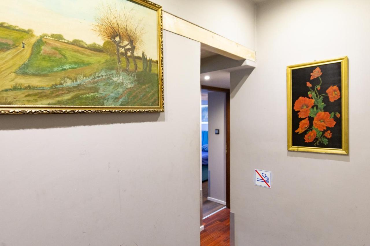 Lilly Apartment Main Train Station Old Town By The Castle Suites كراكوفيا المظهر الخارجي الصورة
