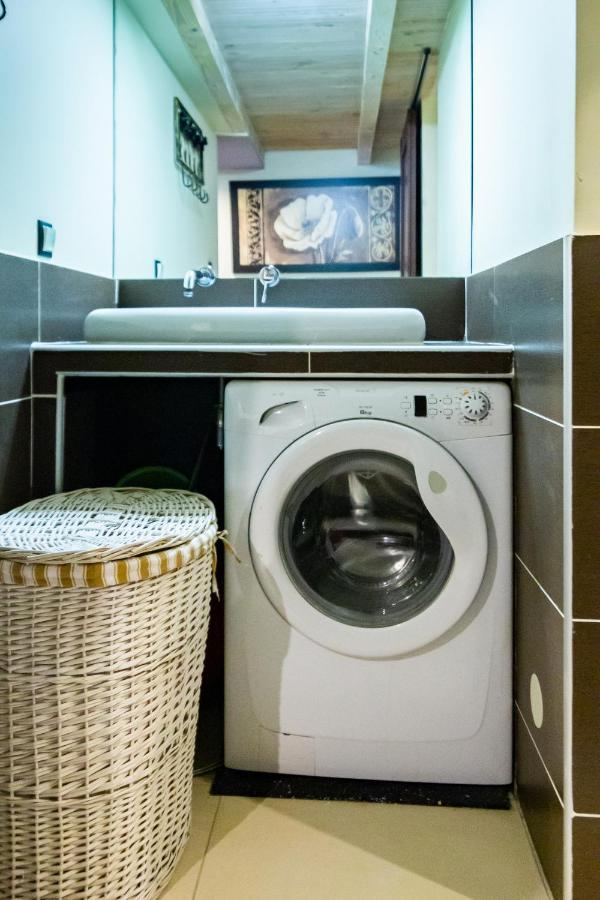 Lilly Apartment Main Train Station Old Town By The Castle Suites كراكوفيا المظهر الخارجي الصورة