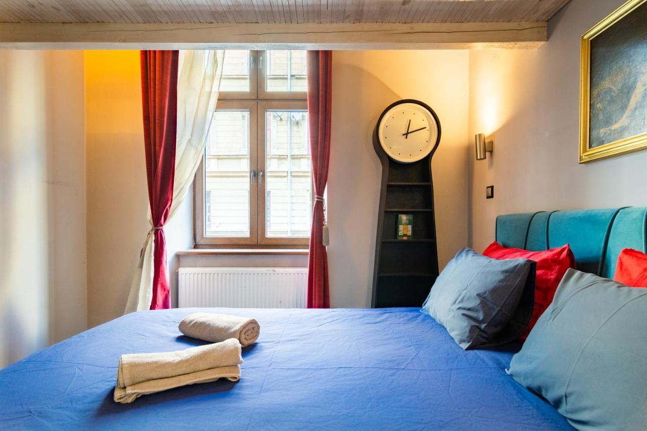 Lilly Apartment Main Train Station Old Town By The Castle Suites كراكوفيا المظهر الخارجي الصورة
